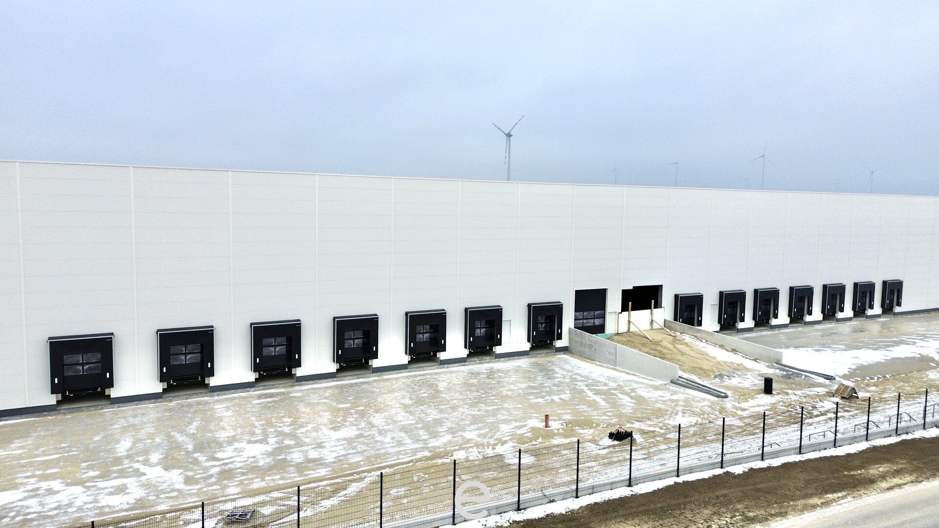 Direkt an der Grenze zwischen Österreich, Slowakei und Ungarn I Lager- und Produktionshalle ab 3.500 m² zu mieten - Ansicht 3