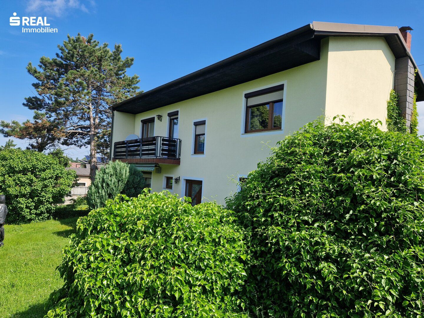 Einfamilienhaus mit zusätzlicher Lagerhalle, Nebengebäude und Garage - vielseitige Nutzungsmöglichkeit!
