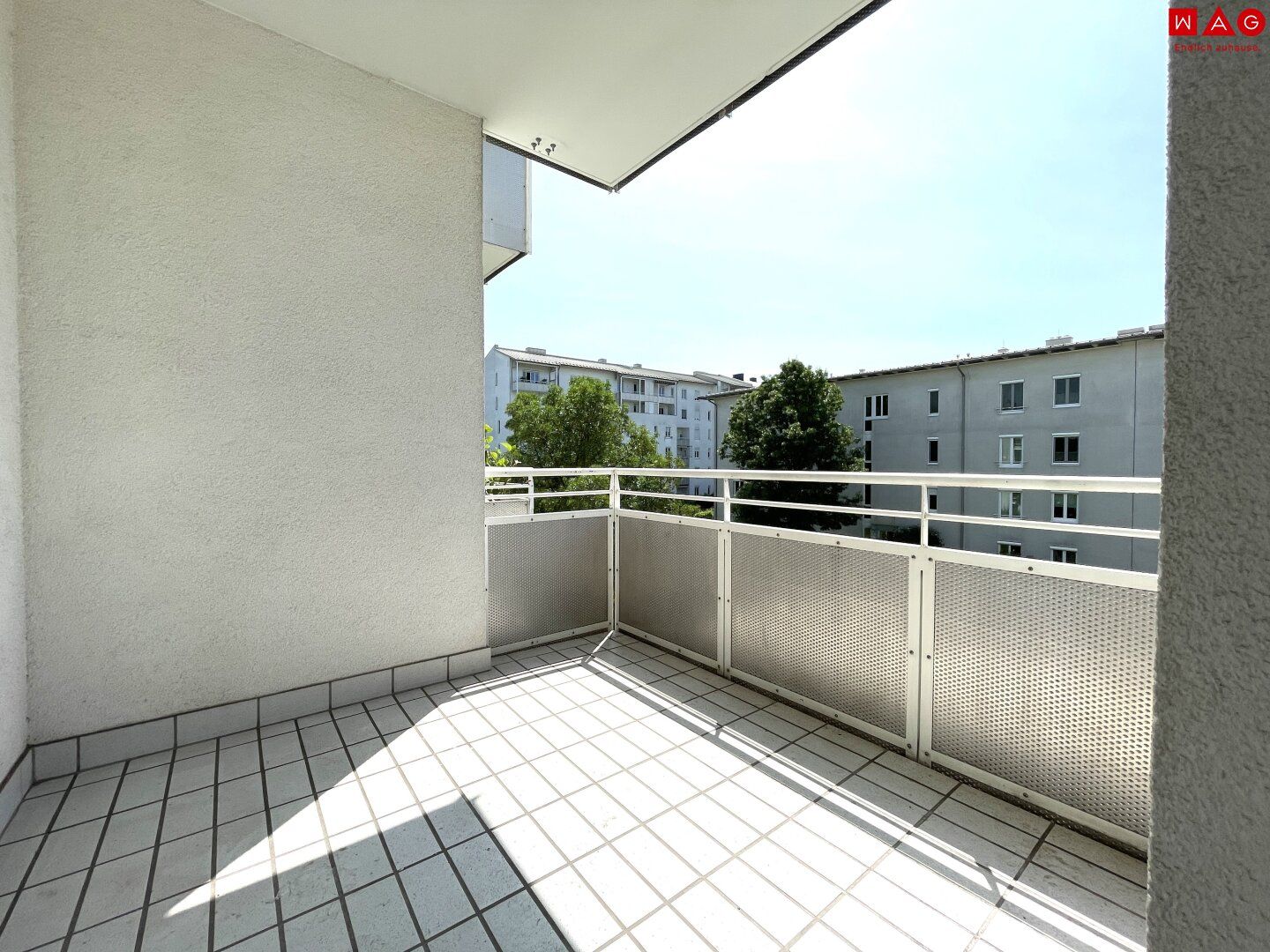 Wohnen im Grünen mit Top-Infrastruktur: 3-Zimmer-Wohnung mit Loggia & Tiefgarage in Linz-Oed