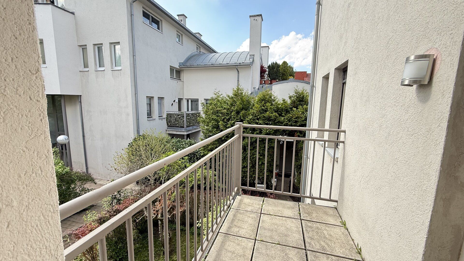 Zwei-Zimmer-Wohnung mit Balkon in ruhiger Lage zur unbefristeten Vermietung