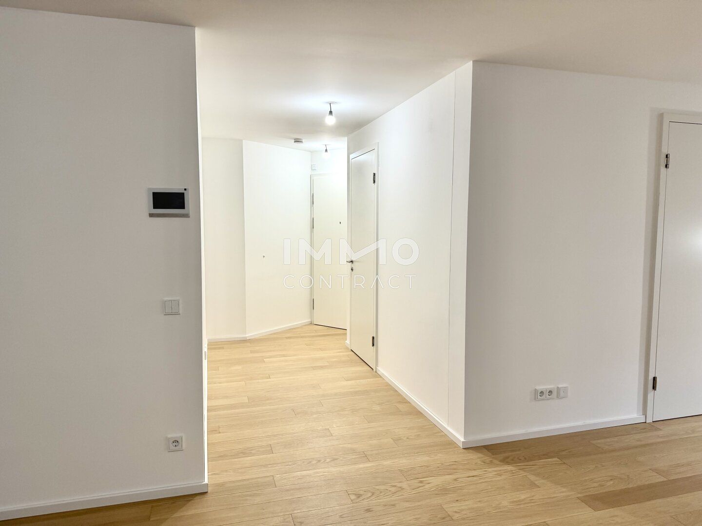 Big 3 room apartment for super price! Directly at the main train station: Commission-free