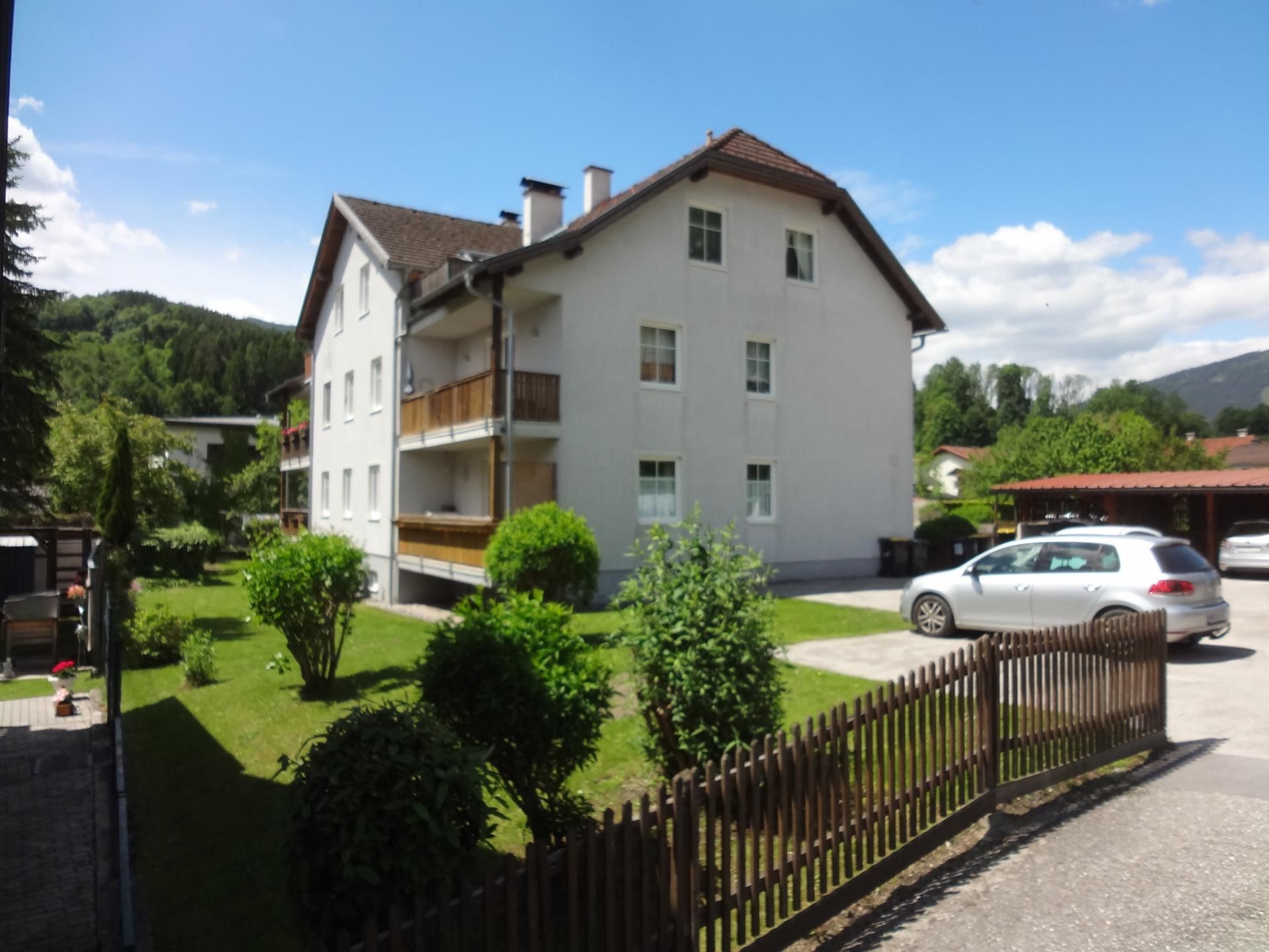 Schöne große Dachgeschoßwohnung mit Loggia!