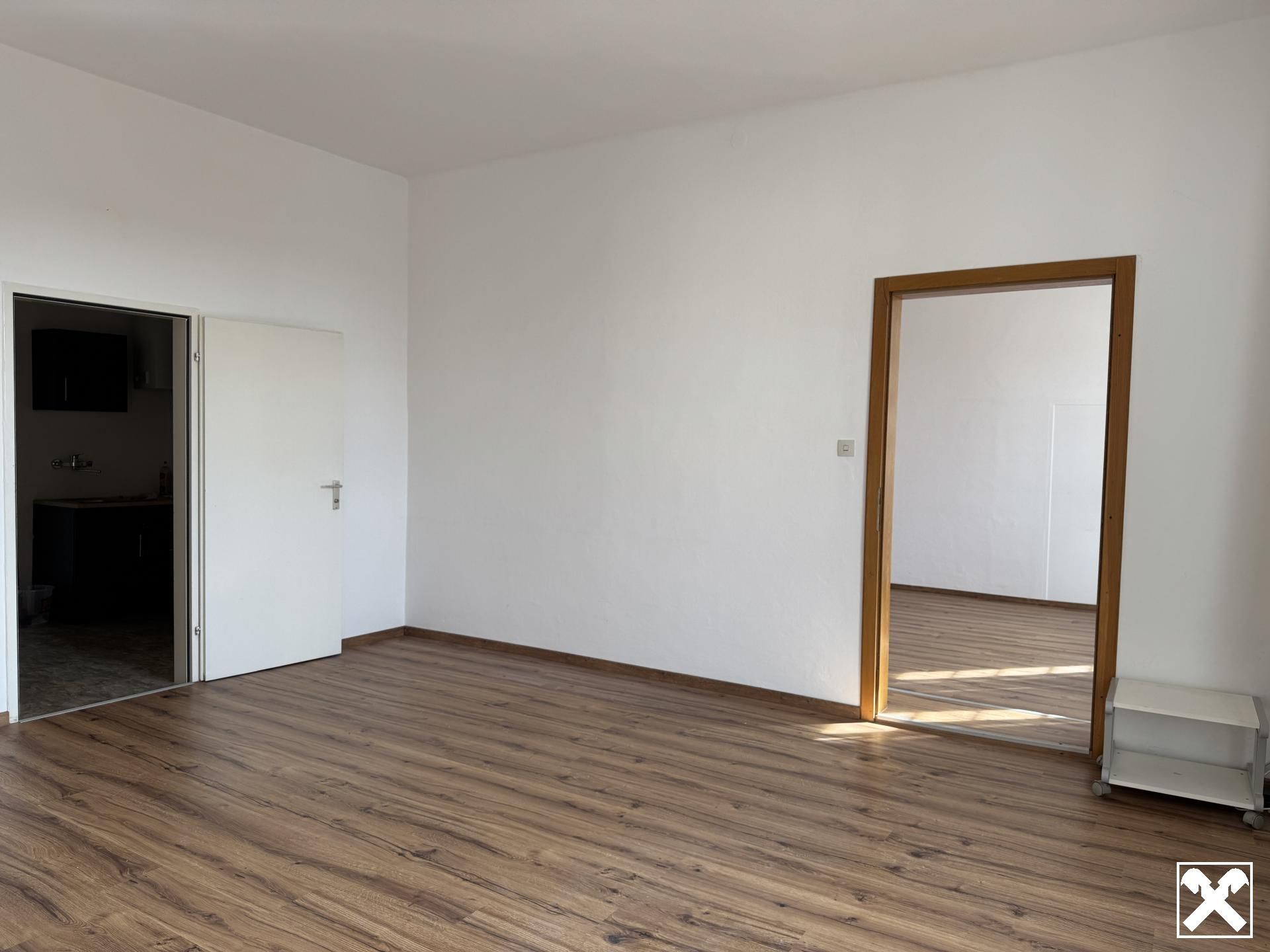 Großzügige Büroräumlichkeiten - Ansicht 2