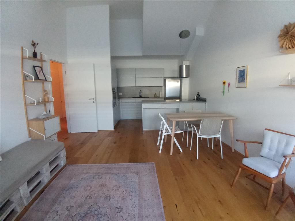 Charmante Dachgeschosswohnung im aufstrebenden Reindorfviertel - 58 m² + 7 m² Balkon