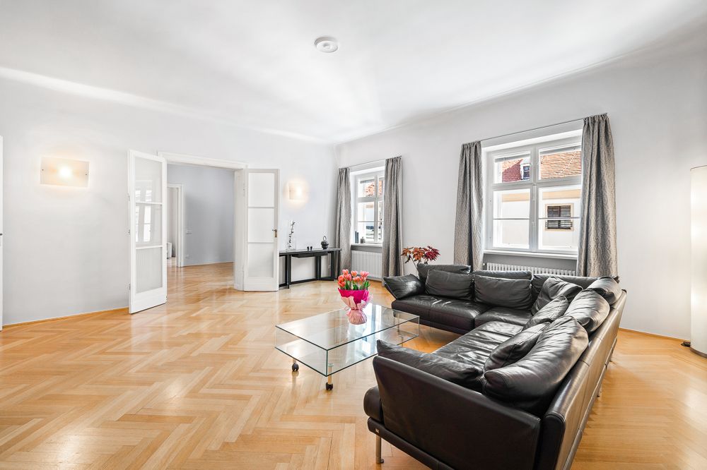 185 m² Altbaujuwel im Jesuitenviertel - Ihr Wohntraum in der Schönlaterngasse