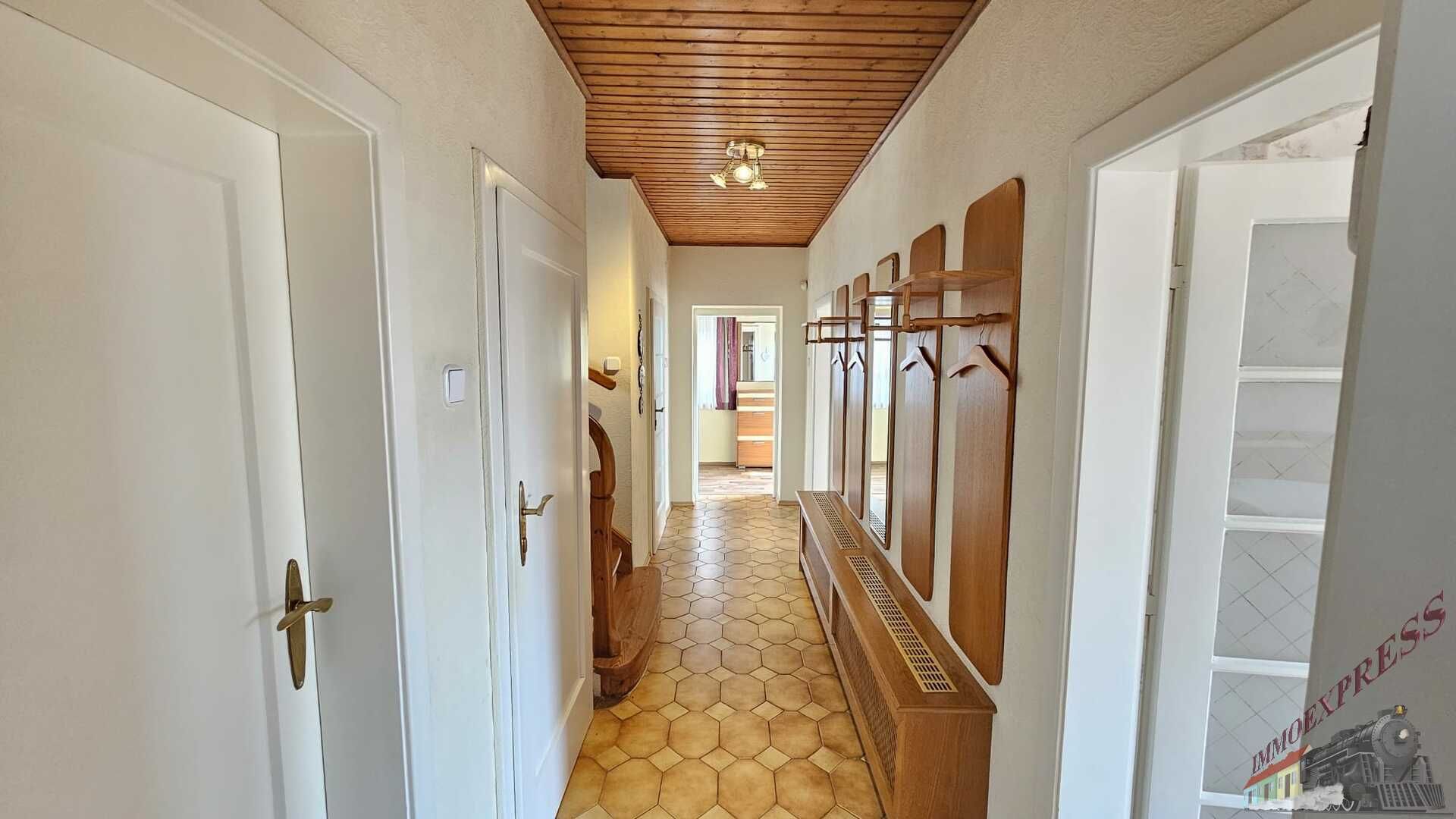Einfamilienhaus mit großem Grundstück in Schwechat - Siedlungslage! – další