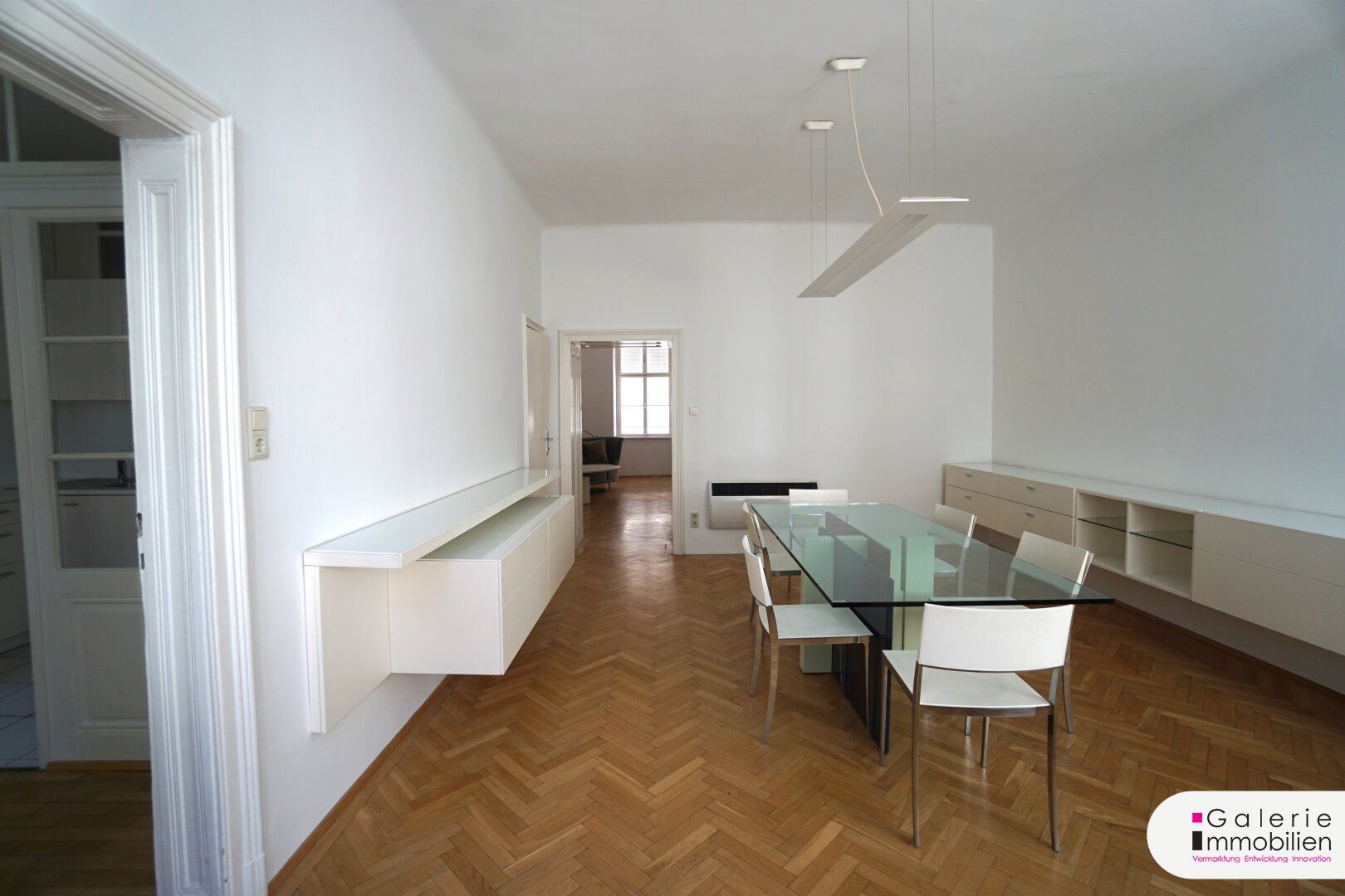 Naschmarkt - wunderschöner Altbau - chic eingerichtet