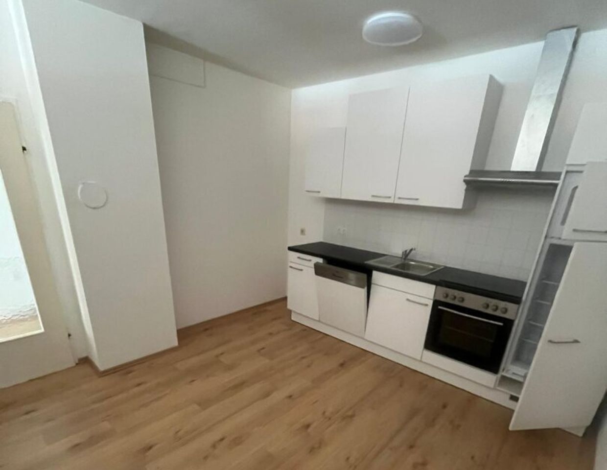 Außerordentlich musterhafte Mietwohnung in der Triesterstraße 13,im V. Grazer Stadtbezirk Gries zu vermieten! WG geeignet.