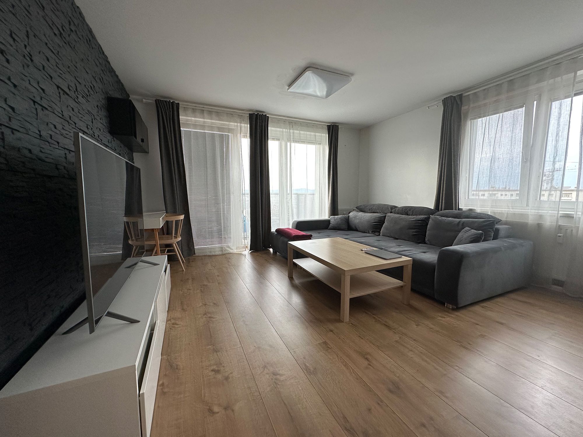 Helle 59 m² / 2-Zimmer-Wohnung mit Weitblick über Wien (1100)