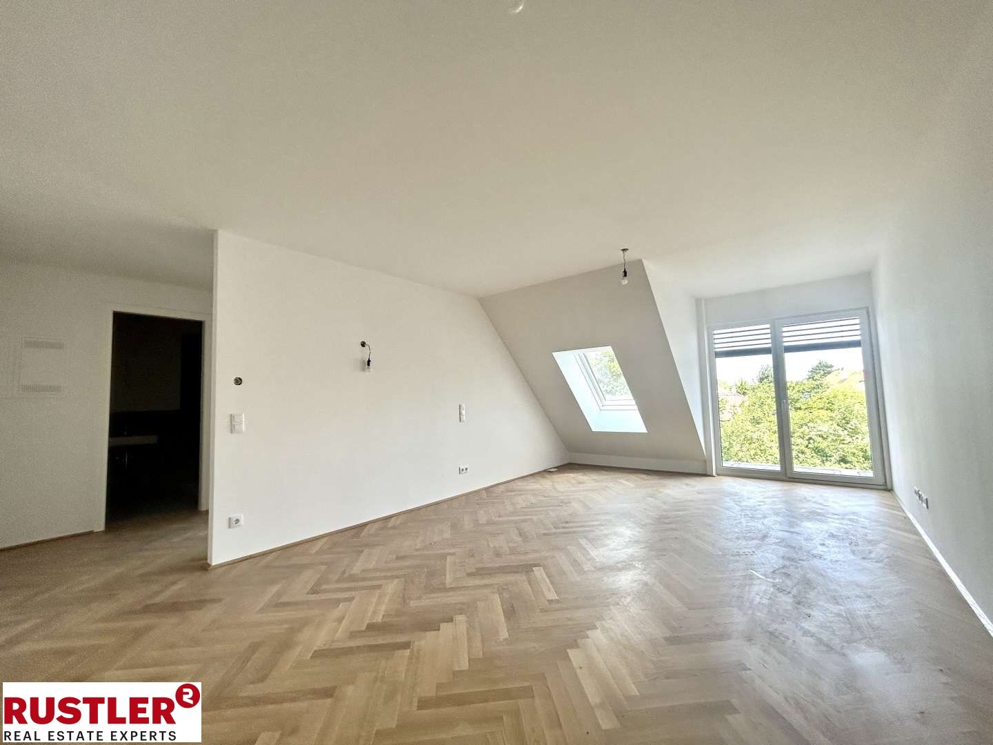 Exklusive Dachgeschosswohnung in Grünruhelage - zu verkaufen
