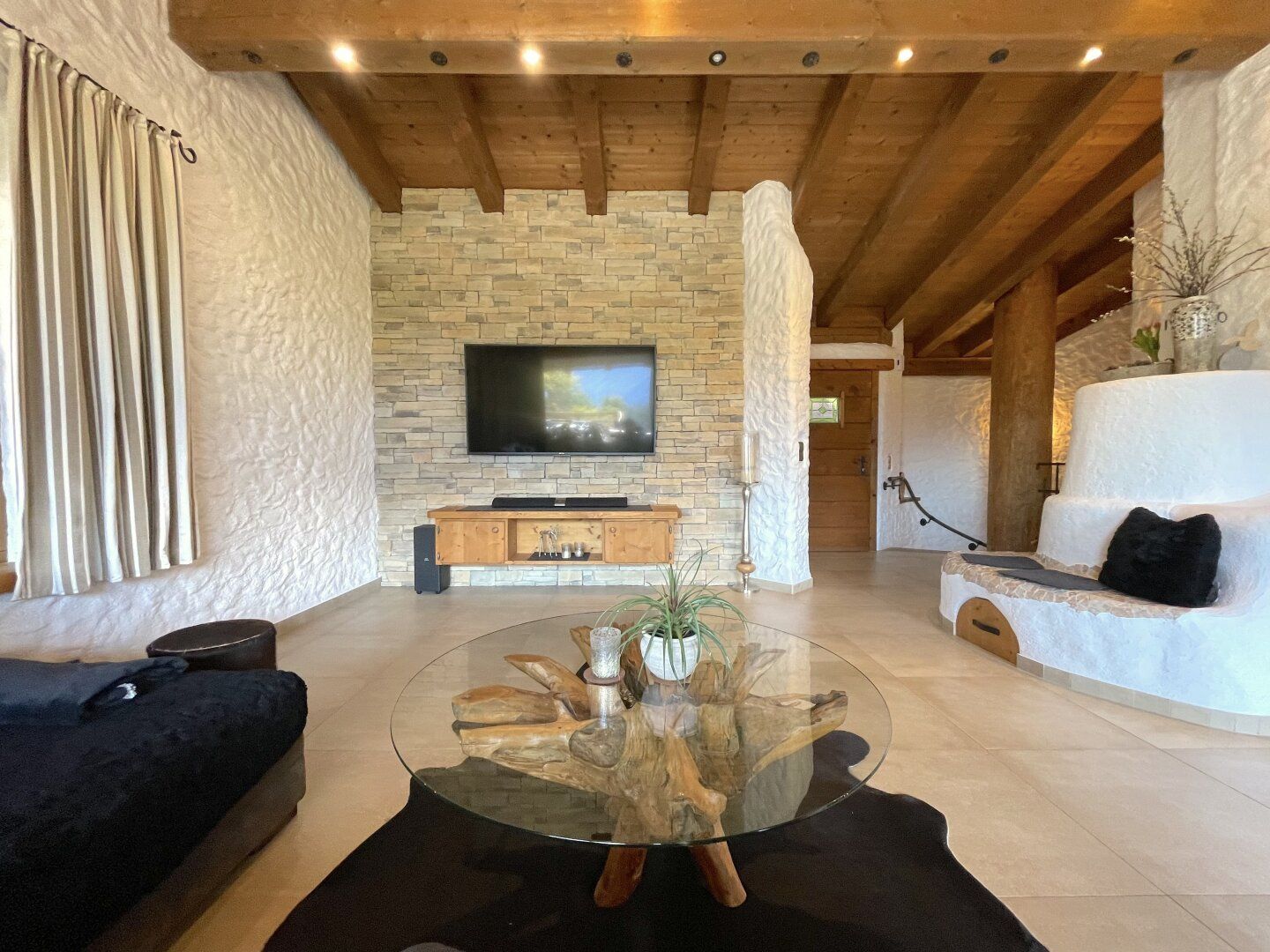 Doppelhaus am Wasserwaal in Telfs: Tradition trifft moderne Architektur - Skats 3