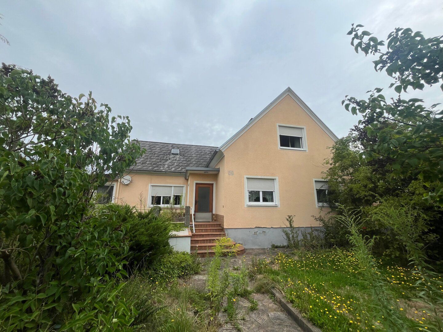 Rohdiamant in Bestlage: Haus in Feldkirchen
