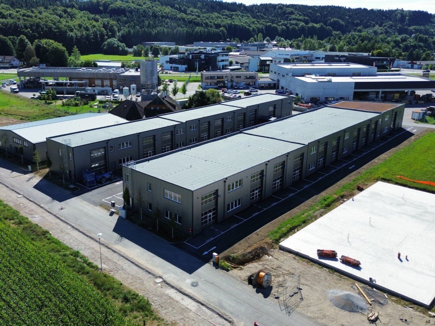 KURZZEITMIETE MÖGLICH! Betriebs-/ Produktions- oder Lagerhalle mit ca. 119 m² Fläche im Business Park Regau , 1A-Lage, Nähe A1 Westautobahn - SOFORTBEZUG (Top 15a) - Ansicht 5