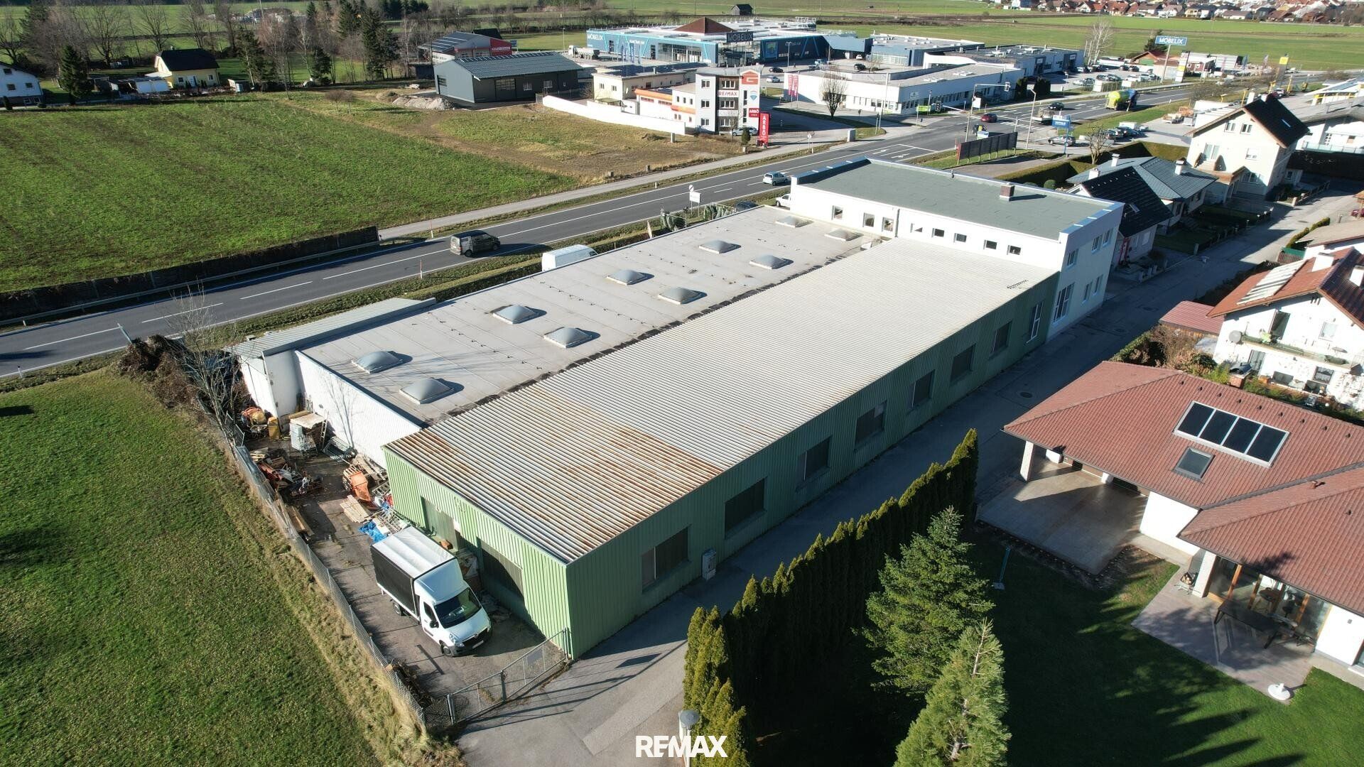 bestens geeignet für Handel, Handwerk und Gewerbe - als Lager oder auch zur Produktion - Mehr