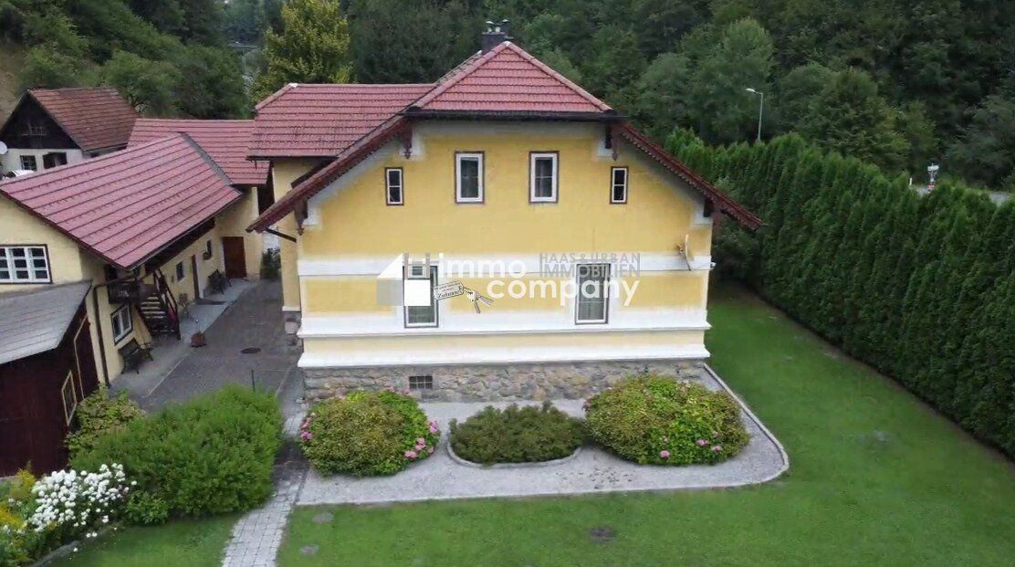 Elegantes Landhaus mit privatem Waldstück