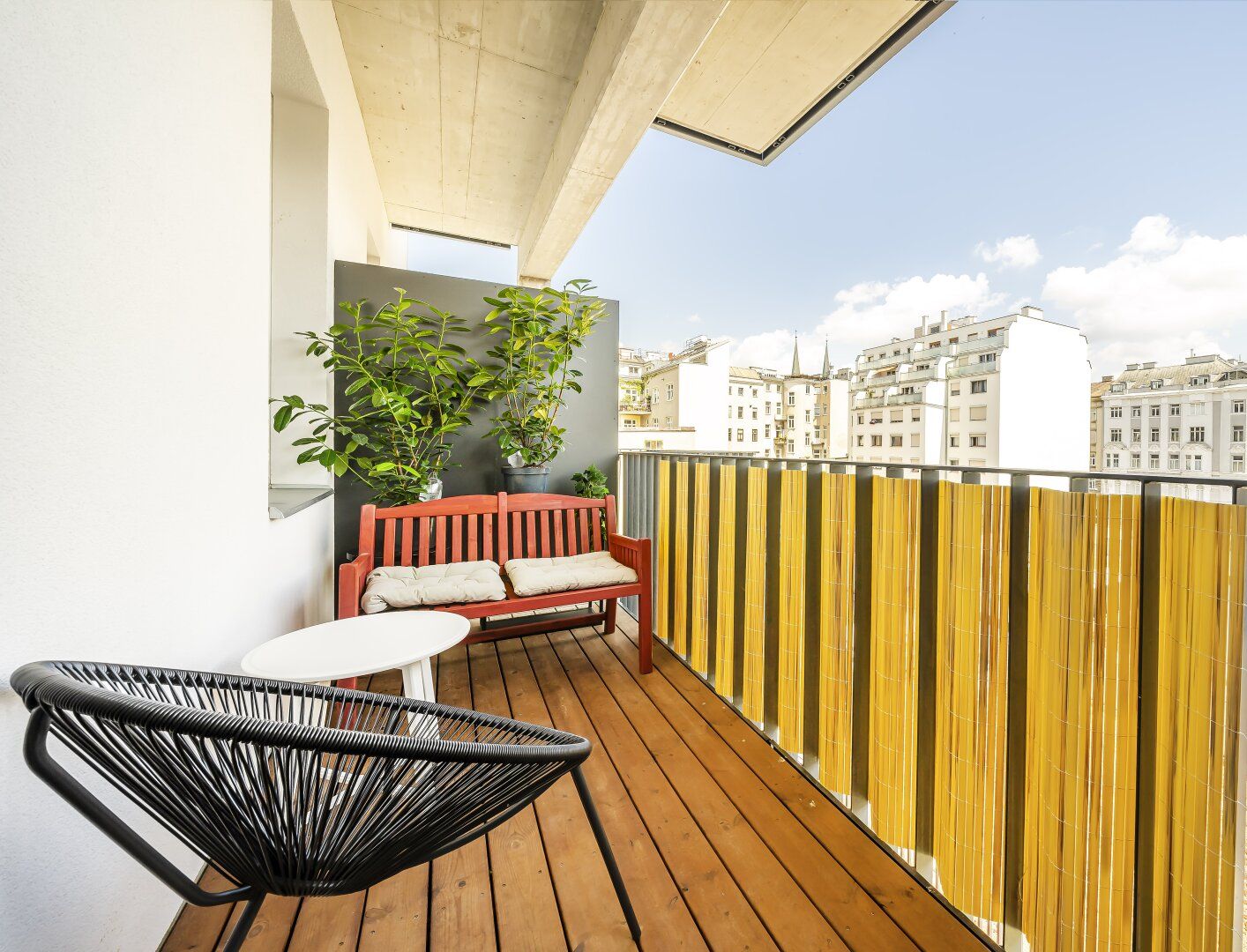 FULLY FURNISHED SHORT TERM APARTMENT