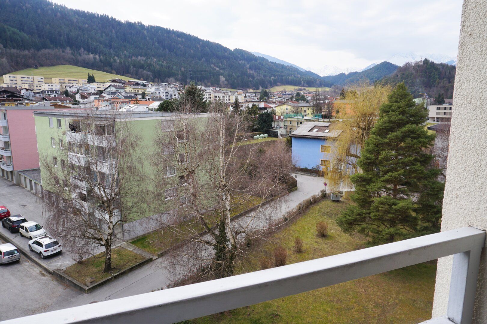 VÖLS: 4-Zimmer-Wohnung mit Loggia