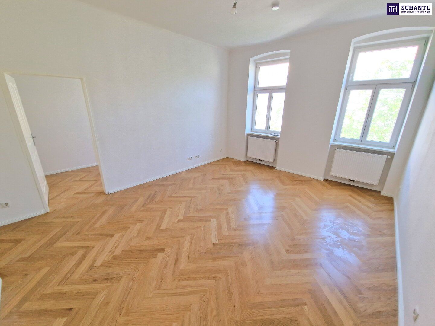 Lichtdurchflutete Räume, edler Fischgrätparkett und moderne Ausstattung - neu sanierte 2-Zimmer Wohnung + Traumhaftes Altbauhaus + 3.Liftstock + Beste Infrastruktur! Jetzt zugreifen!