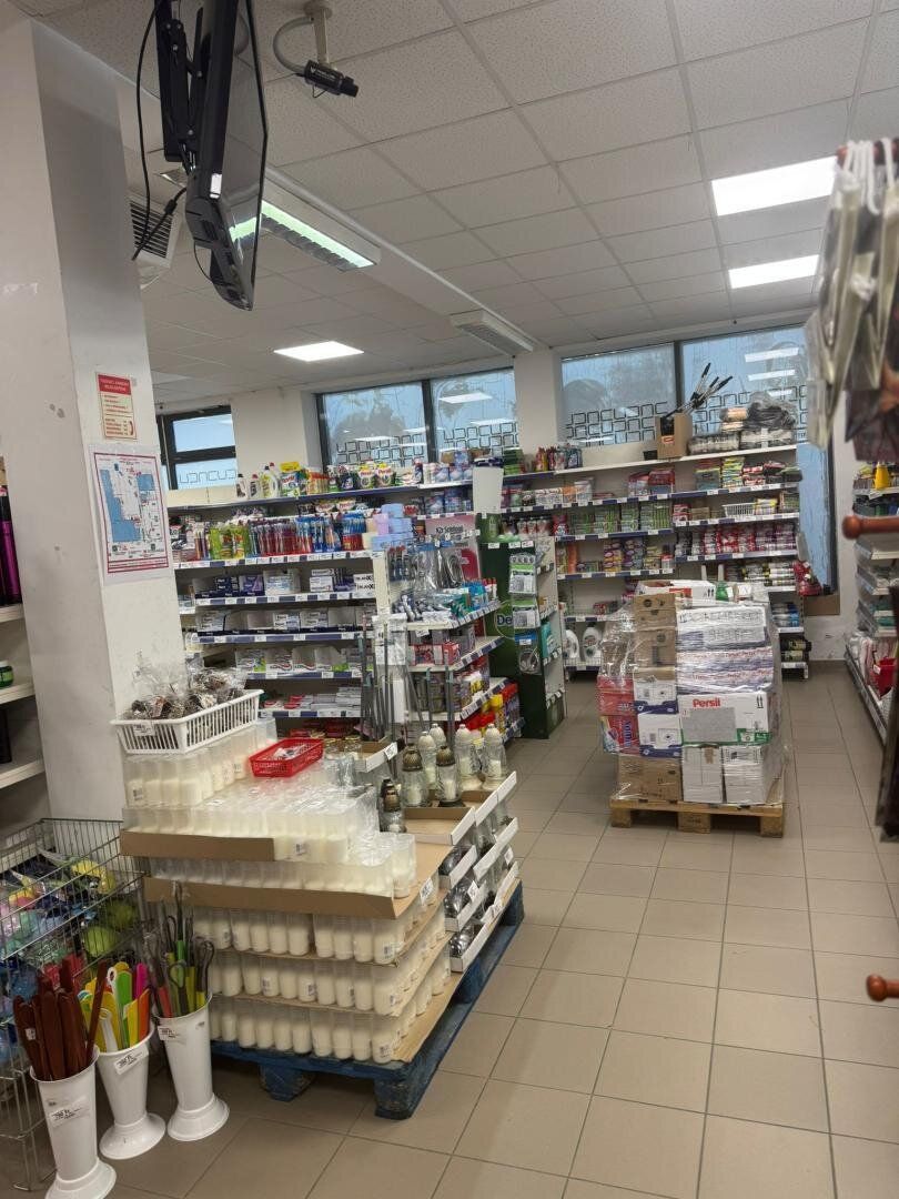 Einkaufszentrum in Westungarn - Verkauf durch österreichische GmbH - Mehr