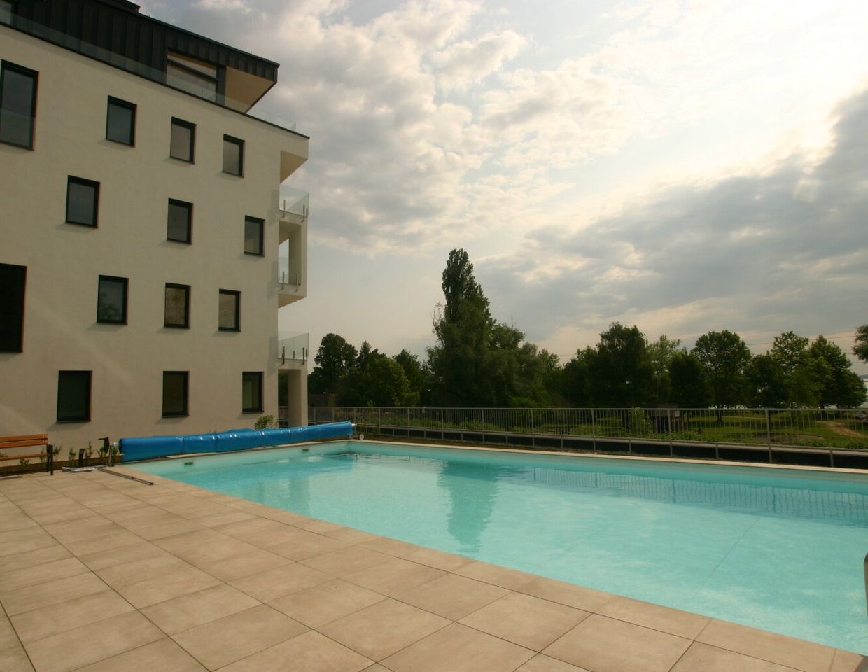 Aktionspreis! Exklusive neue Ferienwohnung mit Seeblick , Garten und Pool