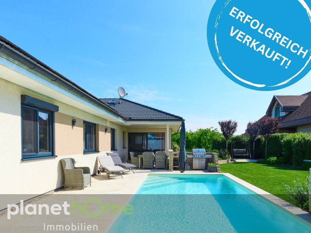Exklusiver Bungalow mit Pool, Garage & Top-Ausstattung
