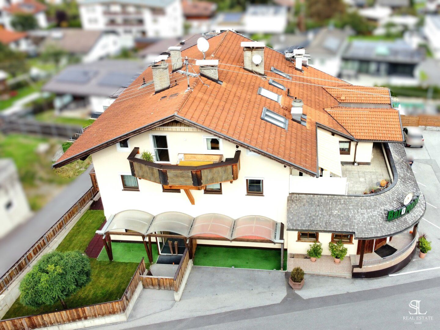 Exklusives Mehrfamilienhaus in zentraler Lage von Rietz samt Gastlokal
