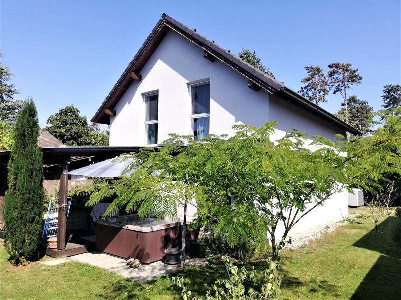 Neuwertiges Einfamilienhaus (118m²) mit Jacuzzi und Schwimmteich in ruhiger Lage in Gänserndorf-Süd!