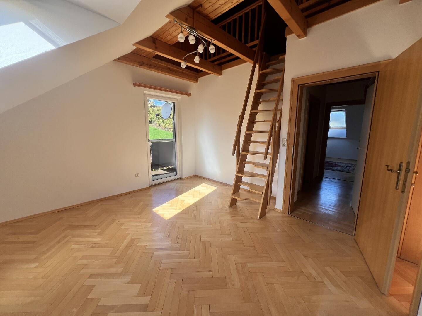 Mieten nähe Gratwein/Rein, 3 Zimmer + ausgebauter Spitzboden, Balkon