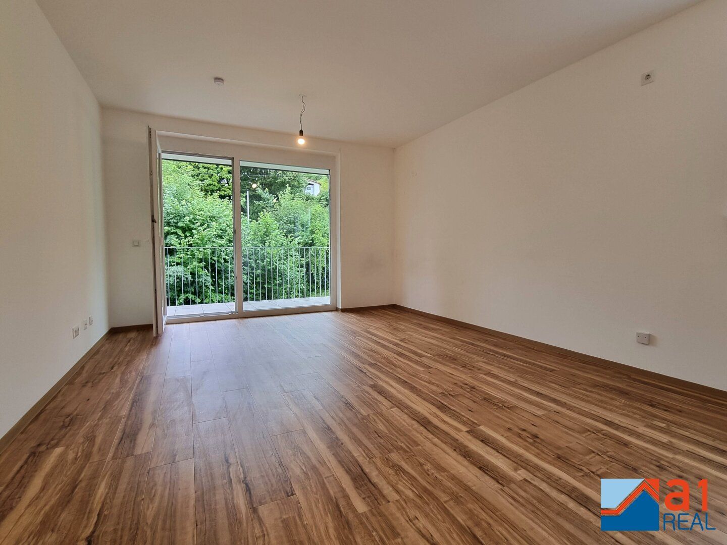Schöne 2- Zimmerwohnung mit Balkon und Parkplatz!