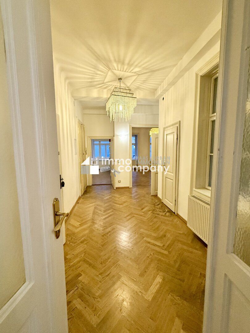 Klimatisierte 4,5-Zimmer-Altbauwohnung in zentraler Lage nahe Alois-Drasche-Park