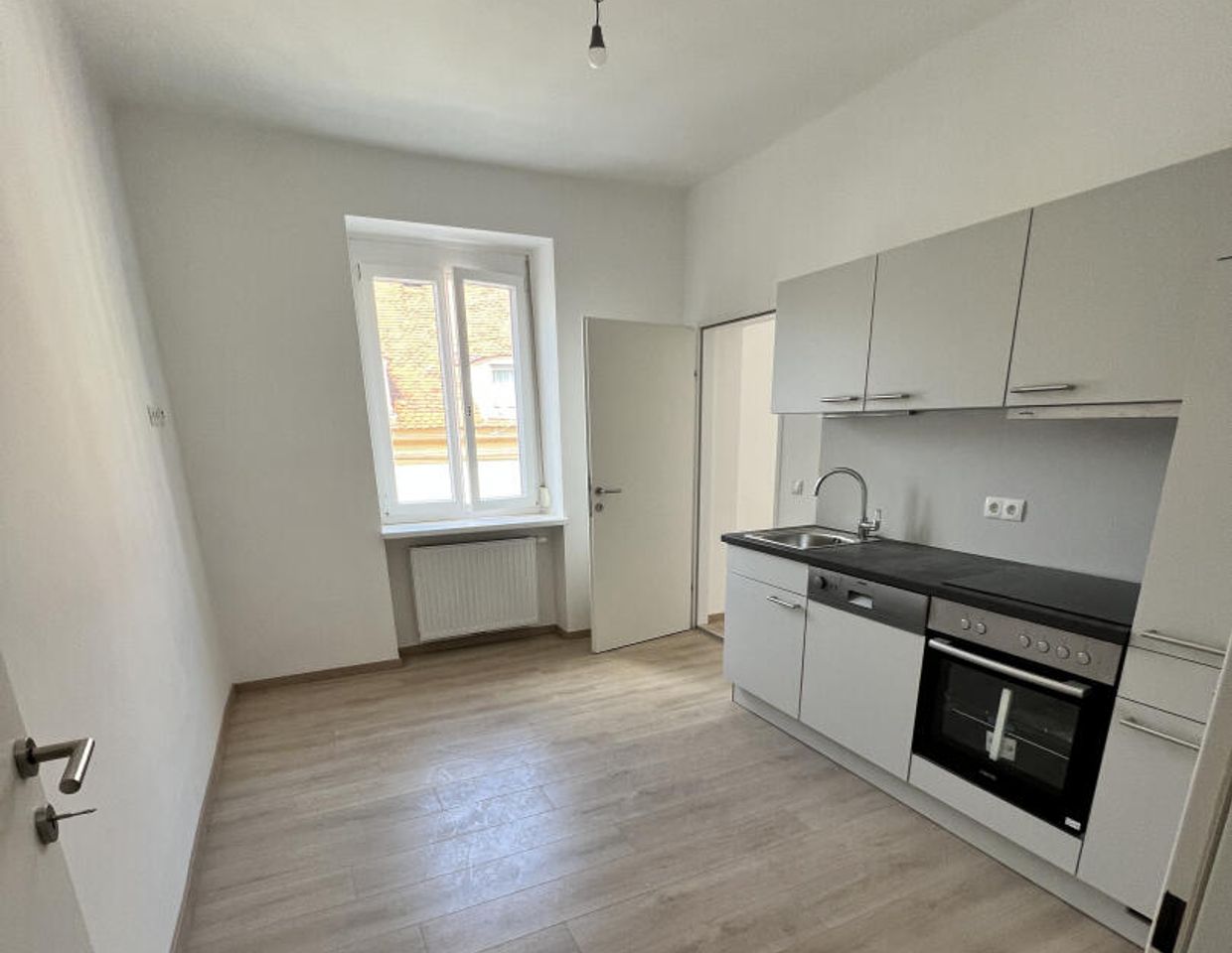 Eggenberg, Kernsanierte Wohnung mit 2 Zimmer, Küche & Keller - Top 6 - provisionsfrei - ab 01.08.2024