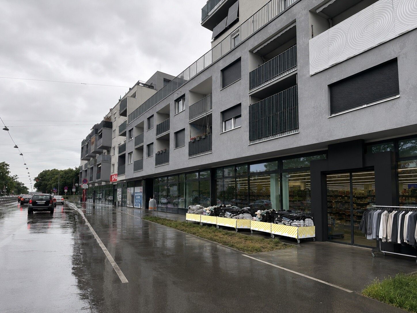 Post kummerċjali, 729 m²