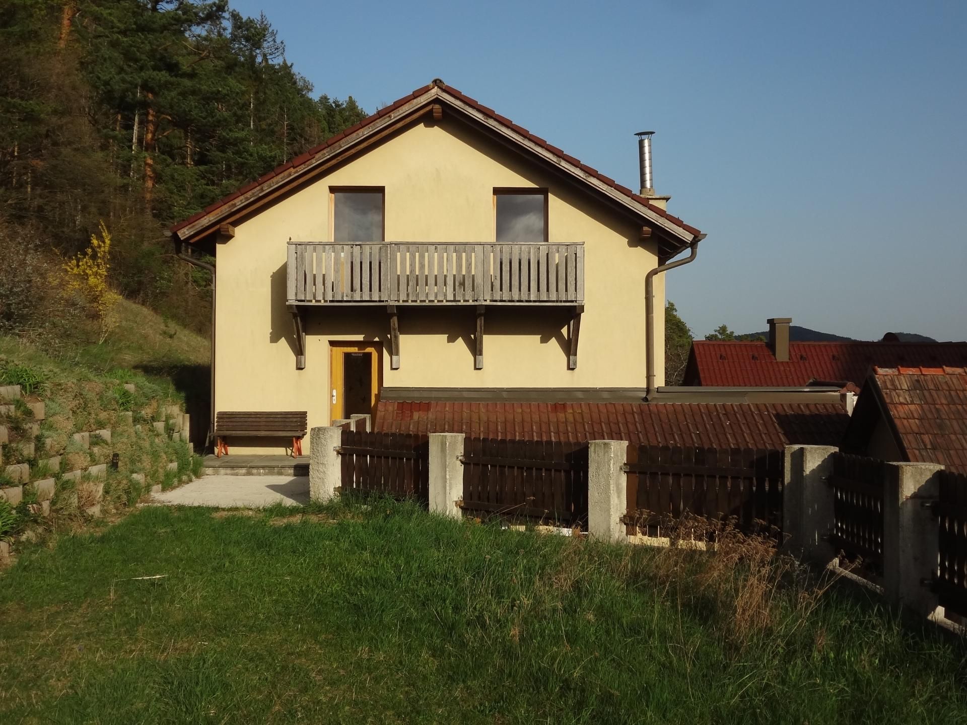 EIN-/ZWEIFAMILIENHAUS MIT GROSSER SÜDTERRASSE IN TOLLER AUSSICHTSLAGE!