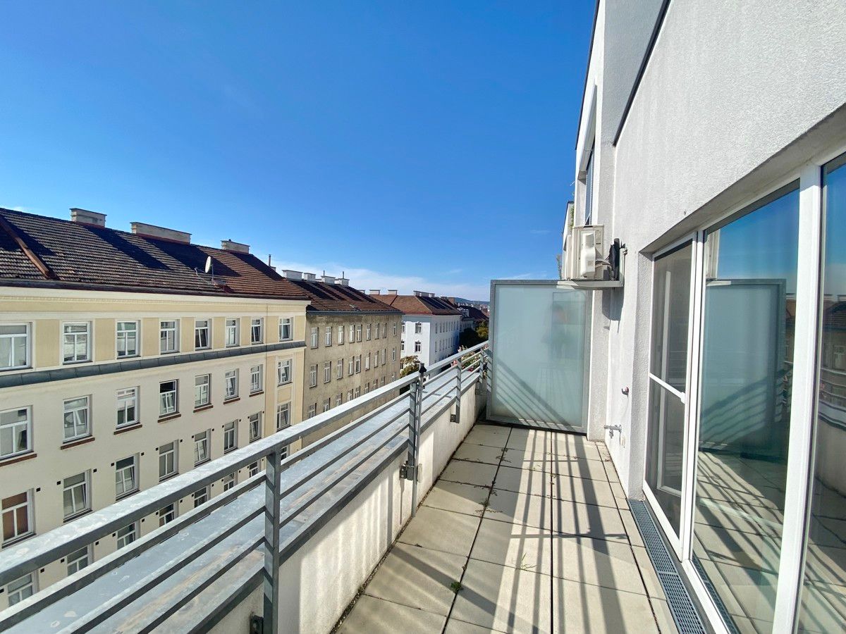 TRAUM ! 4 Zimmerwohnung mit 2 Bäder Dachterrasse + AC - 3 Bedroom Apartment + Terrace + AC