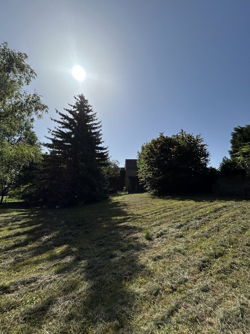Drei bebaubare Grundstücke + Villa mit Garten in Perchtoldsdorf - einzeln oder gemeinsam erwerbbar.