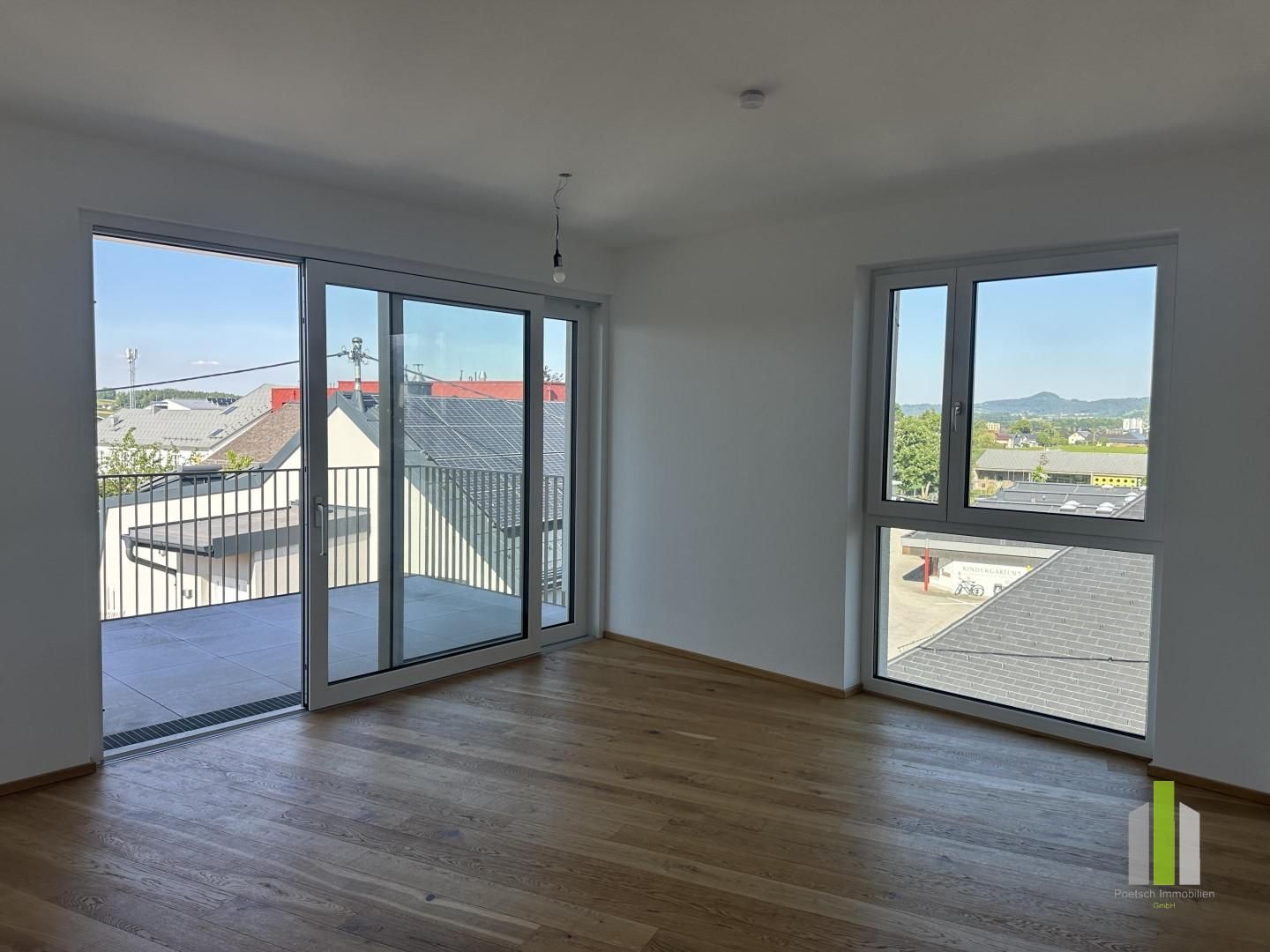 Moderne Miewohnung mit Terrasse und Bergblick