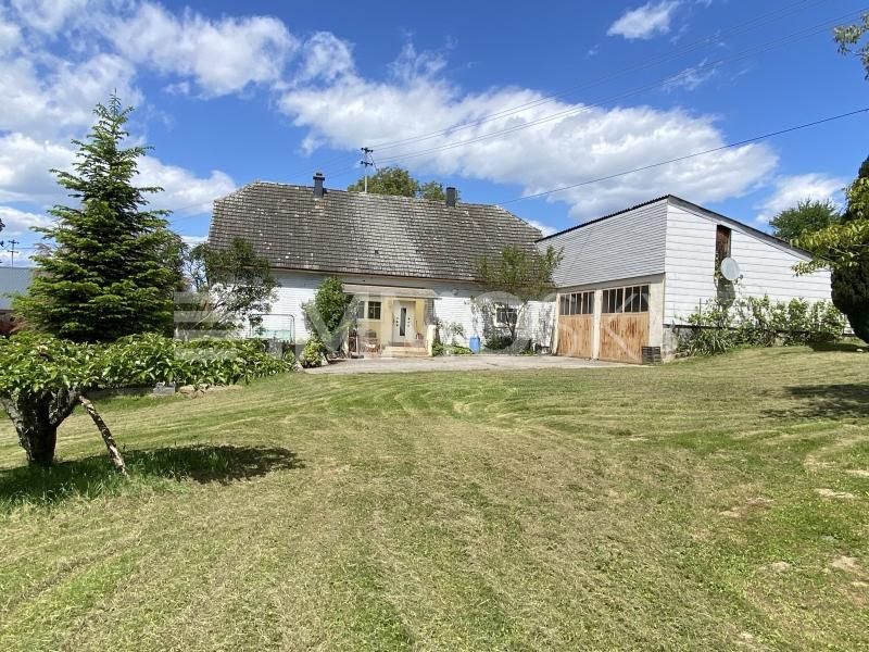 Charmantes Wohnhaus mit herrlichem Garten und Halle!
