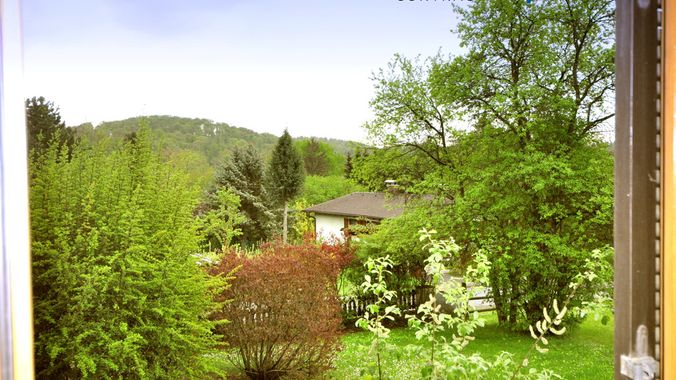 Blick aus dem Fenster bei Regen
