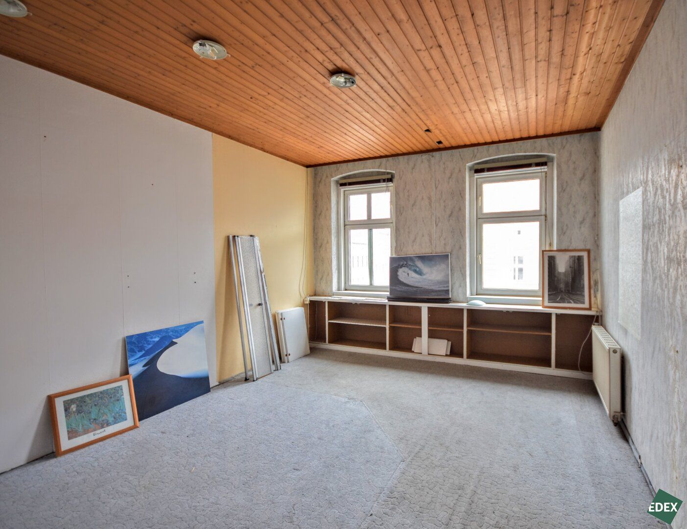 Altbau zum Sanieren in der Neustiftgasse