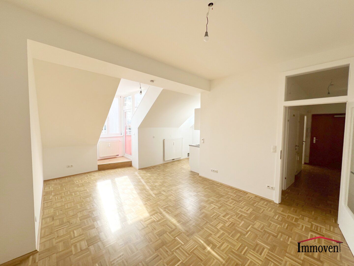 UNBEFRISTET und RUHELAGE - hofseitige, moderne, teilsanierte Dachgeschosswohnung mit Klimaanlage - nahe Karl-Franzens-Universität!