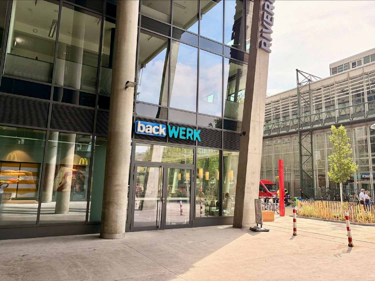 Repräsentative Geschäftsfläche mit Außenbereich im renommierten RIVERGATE - Ansicht 5