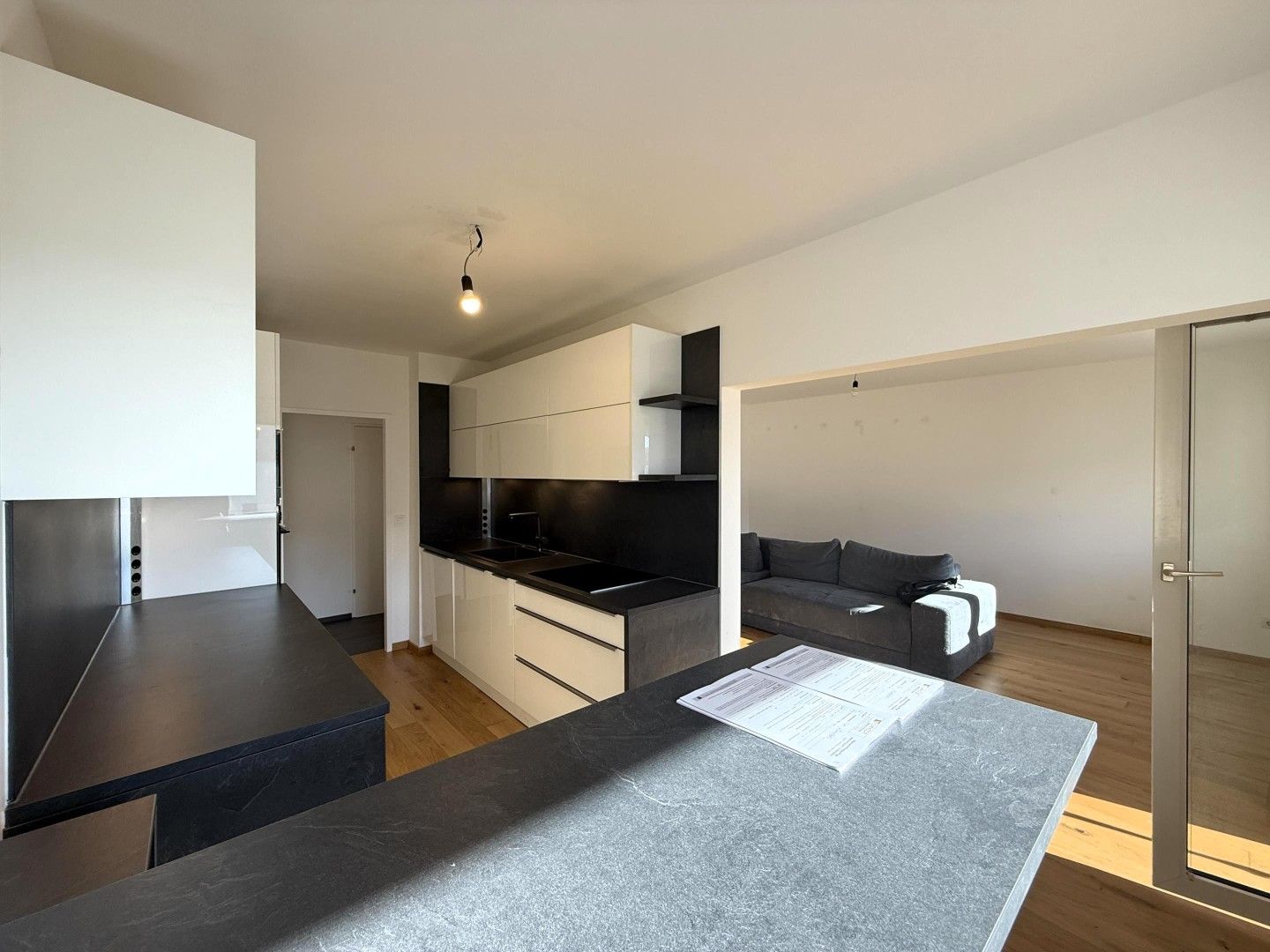 Moderne 2-Zimmer-Eigentumswohnung mit Loggia in absoluter Ruhelage // Modern 2-room condominium with loggia in an absolutely quiet location //