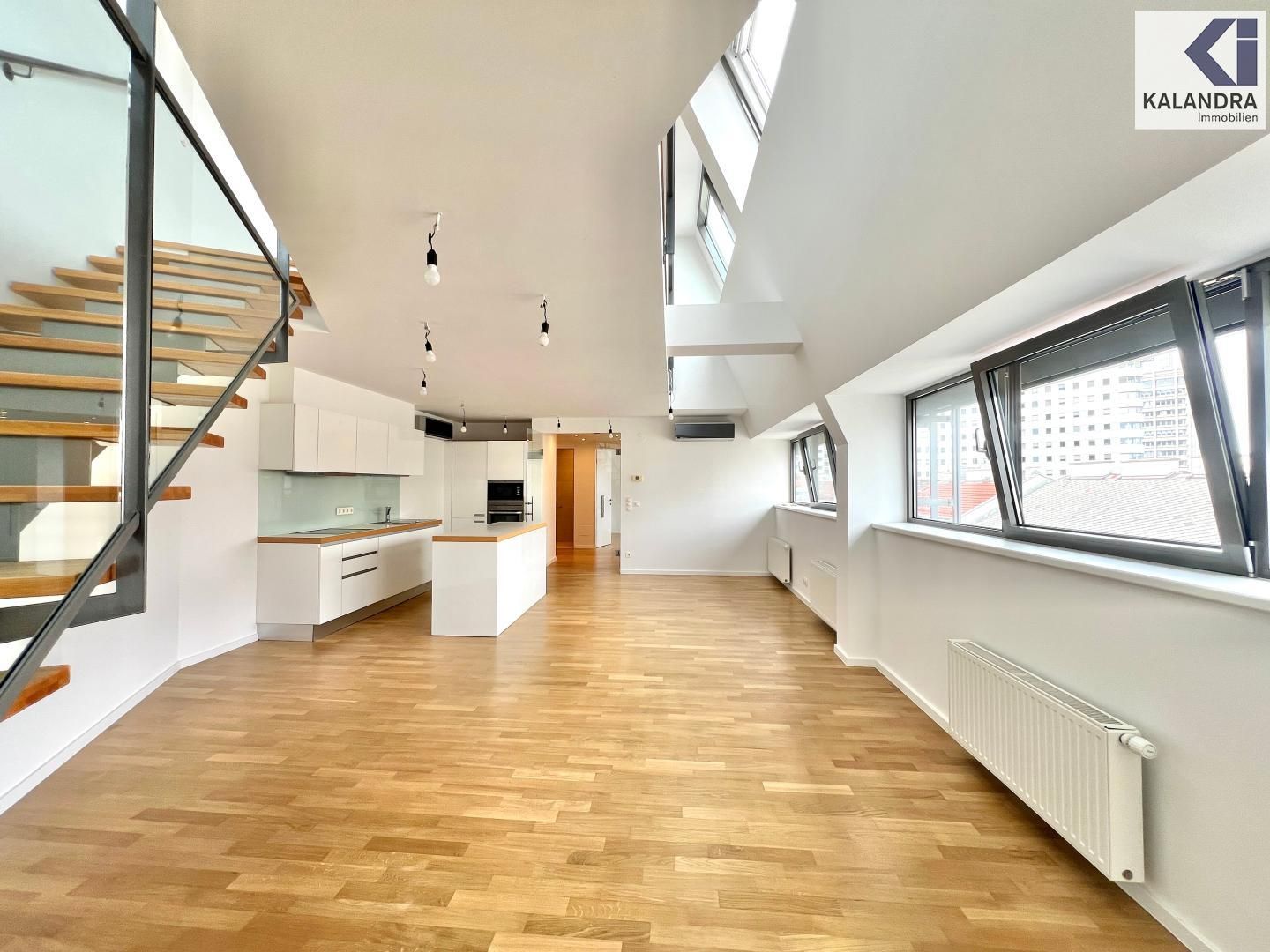 360° TOUR // CITYNAHE DACHGESCHOßWOHNUNG