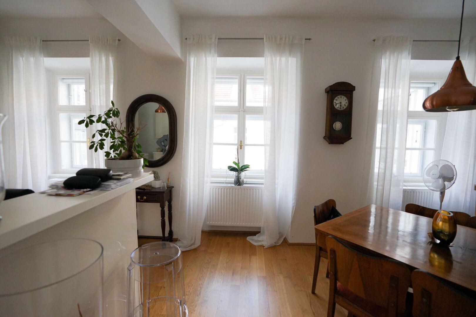 1010 Wien: Exklusive (möblierte) 3-Zimmer Wohnung ca.104m² am Fleischmarkt zu vermieten; € 2.190,-