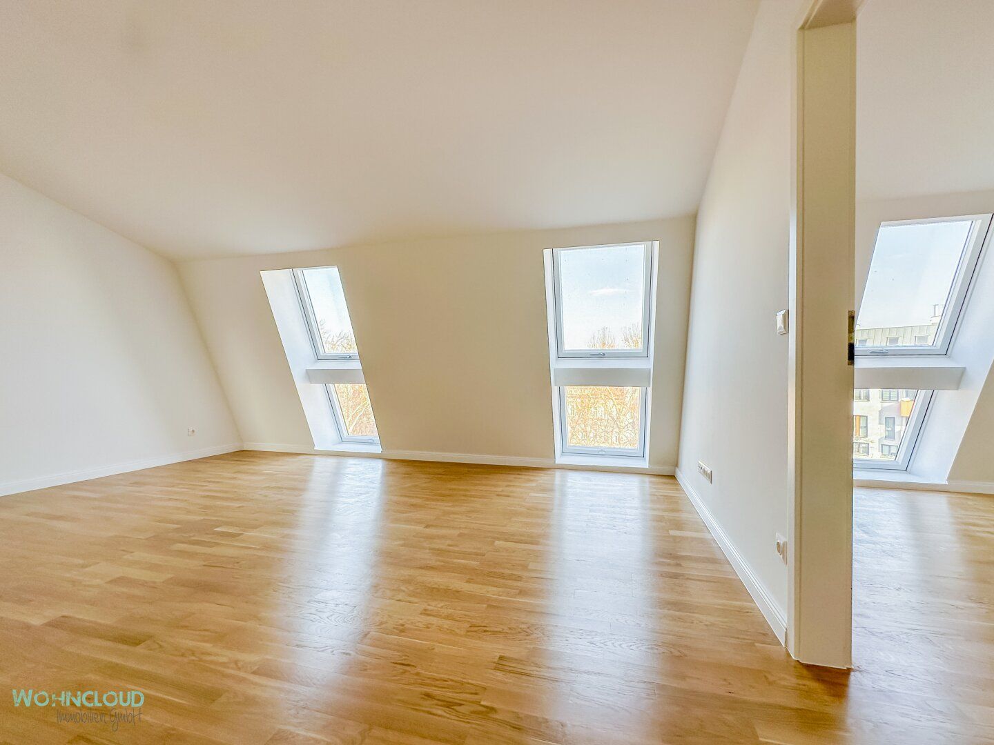 INVESTORENPROJEKT: HERE COMES THE SUN
