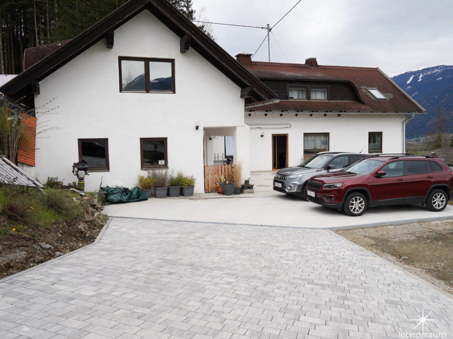 Ein Haus, viele Möglichkeiten - Großzügiges Mehrparteienhaus in idyllischer Lage in Pusarnitz.