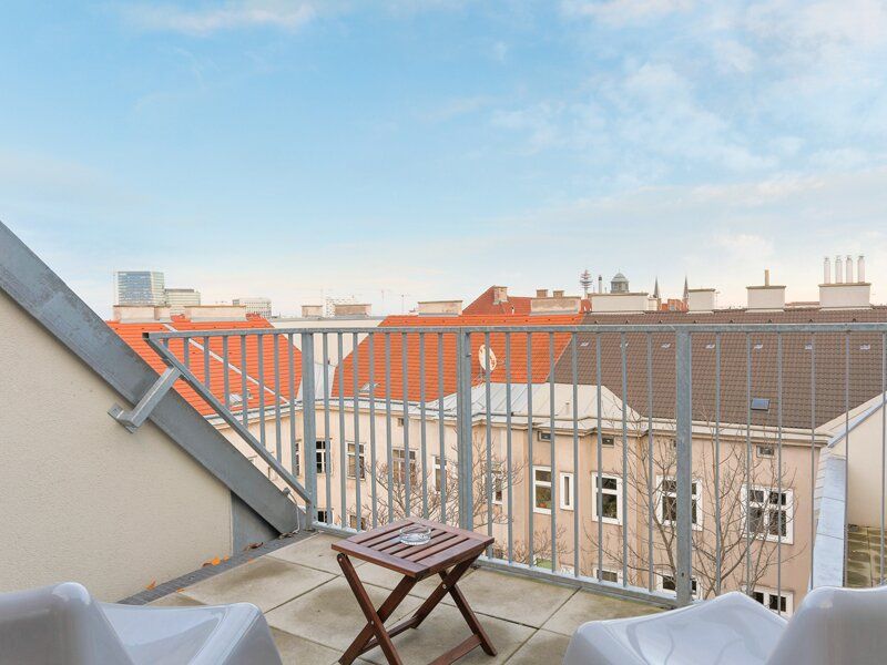 Stylische 2-Zimmer-Dachgeschosswohnung mit Terrasse & Garage nahe Hauptbahnhof