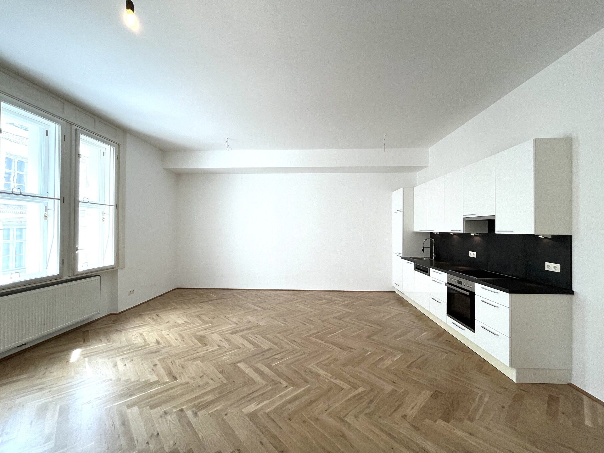 UNBEFRISTETE 2 Zimmer Wohnung direkt am Naschmarkt!