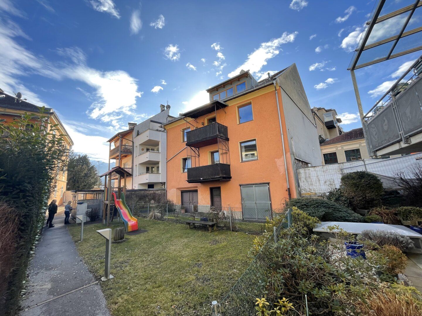 Charmante 4-Zimmer-Erdgeschosswohnung mit Balkon in Innsbruck Top 2 - Teilsaniert!