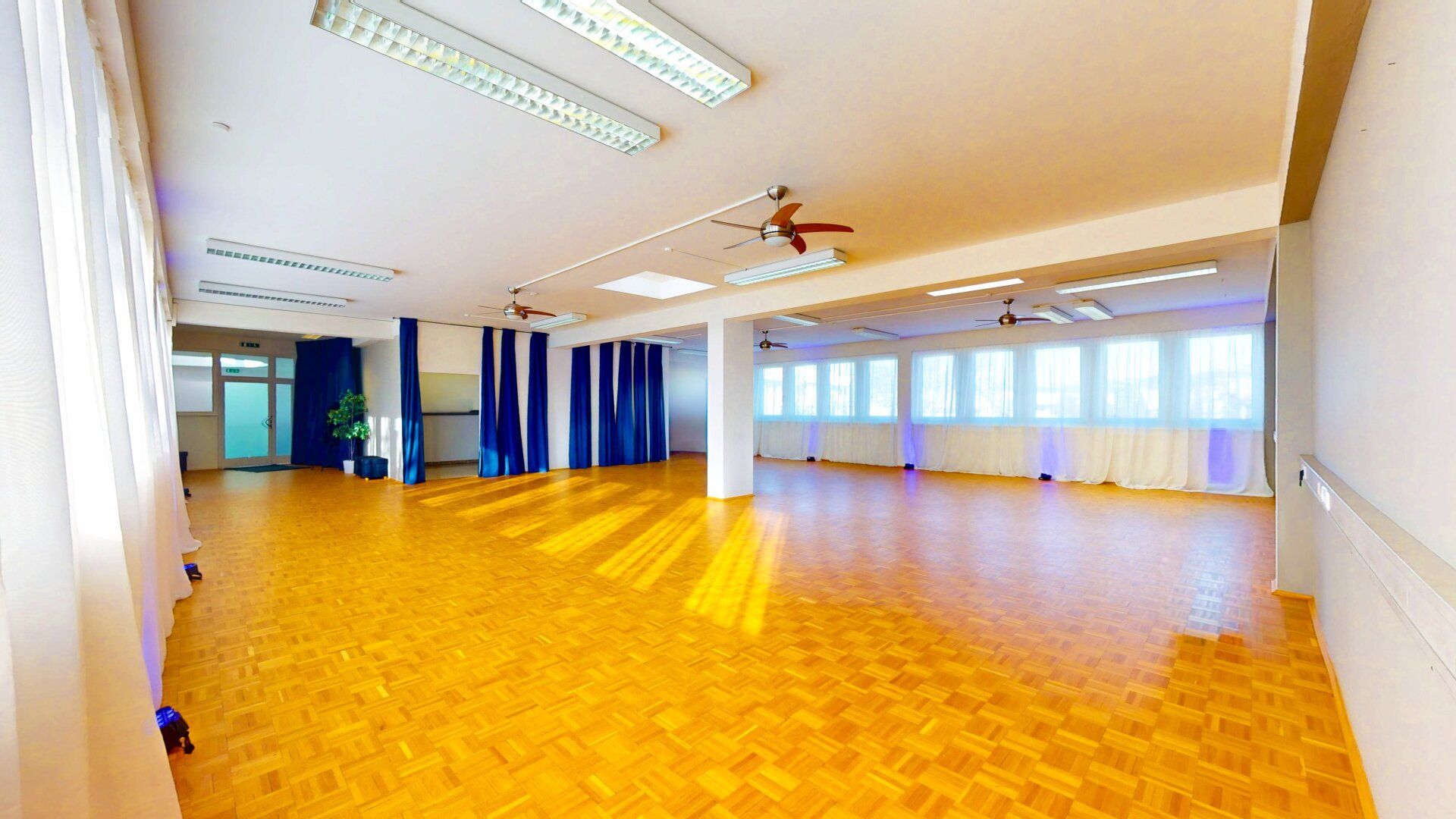 Sofort nutzbare 170 m² Gewerbefläche in Klagenfurt - perfekt für Büro, Yoga, Tanz oder Atelier - Mehr